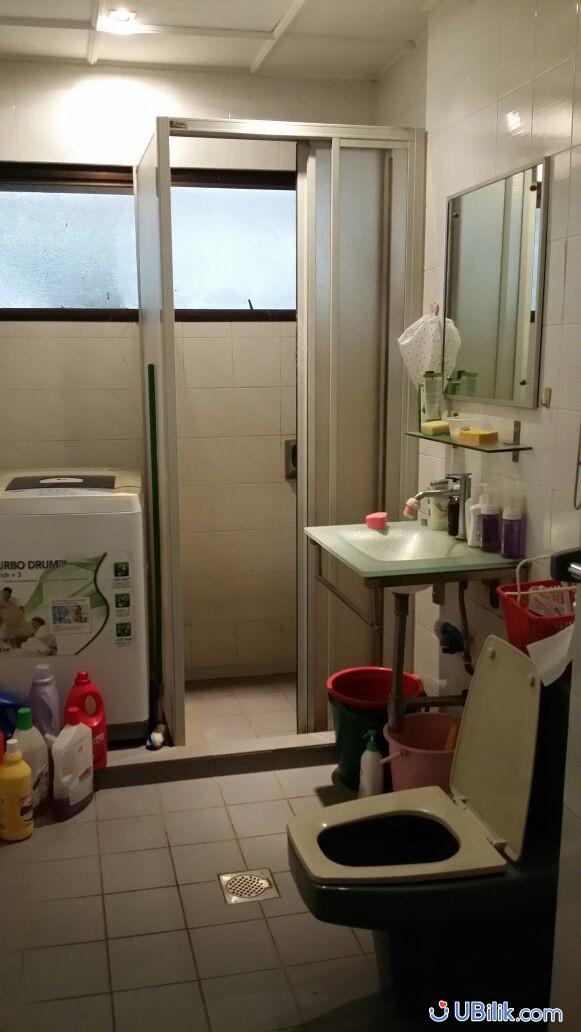 Big Medium Room at Bangsar Puteri Bangsar Fully-Furnished Prefer Chinese Female only UBilik room hostel rental_05