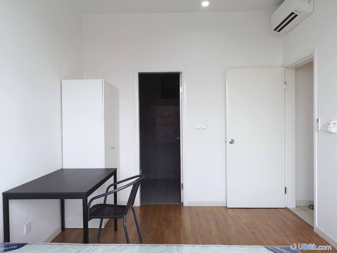 FFurnished Master Room at Casa Green Bukit Jalil Walking distance to LRT Muhibah Station UBilik room hostel renting_03
