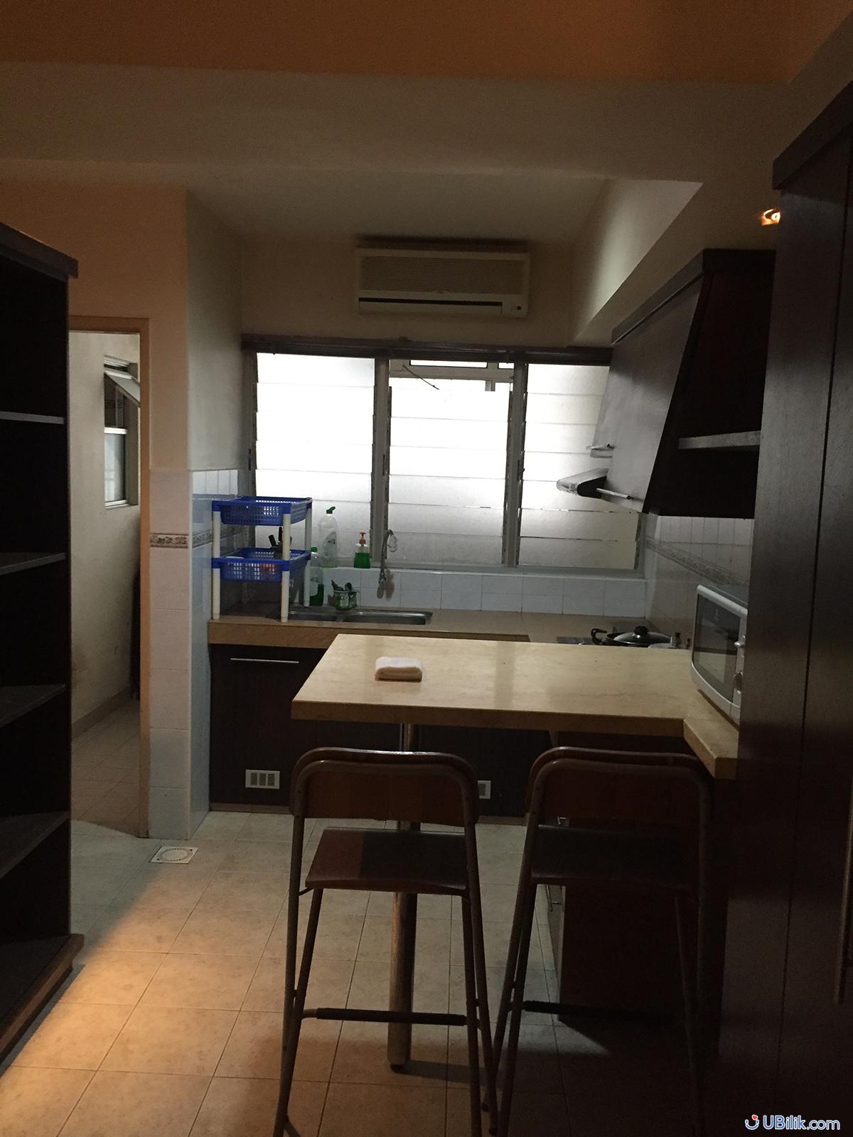 Middle Room at Kelana Jaya Petaling Jaya UBilik room hostel rental_02