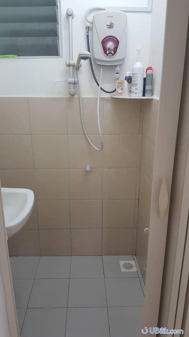 Single Room at Sungai Ara Penang UBilik room hostel rental_04