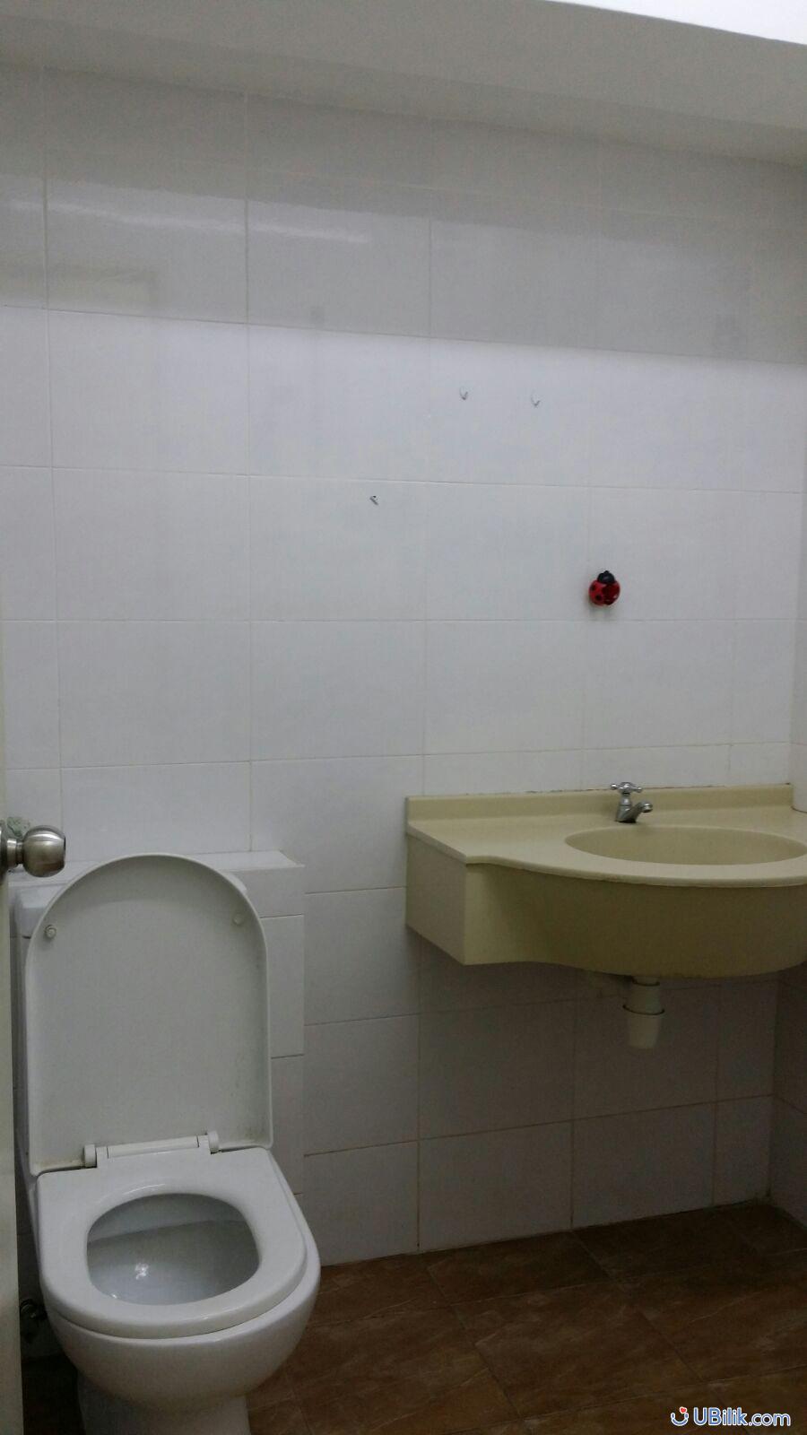 Small Room at PV15 Rental Inclusive Water Elec Charges Near TARUC Setapak Central Prefer Chinese student UBilik room hostel rental_05