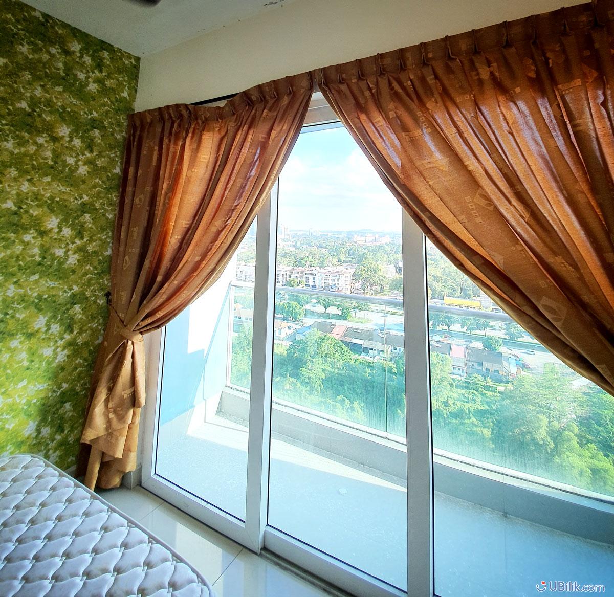 Beautiful view room at Seasons Luxury Apartments Amara Larkin UBilik room hostel rental_02