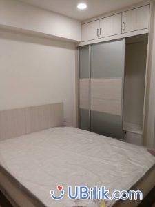 Queen bed