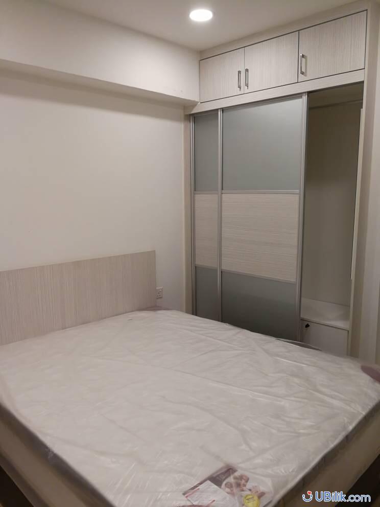 Queen bed