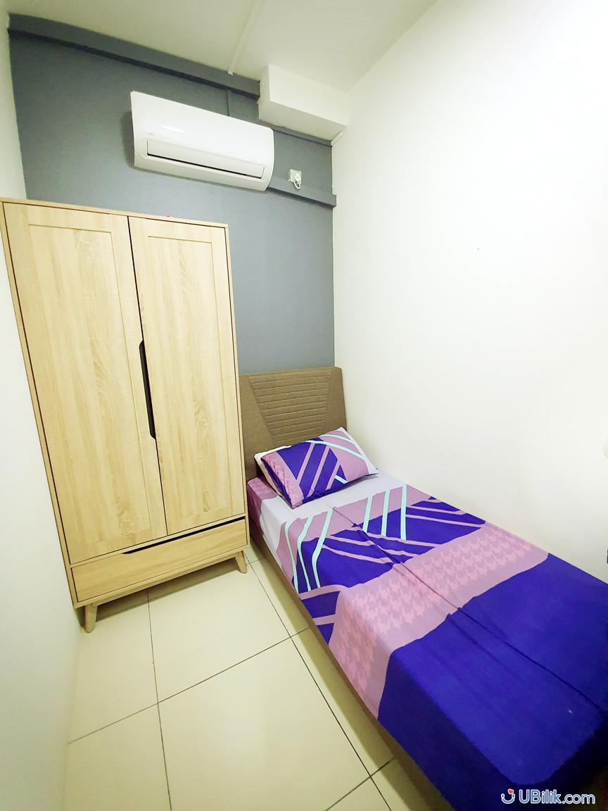 Single room for rent at Sky Habitat 10 mins walk to CIQ