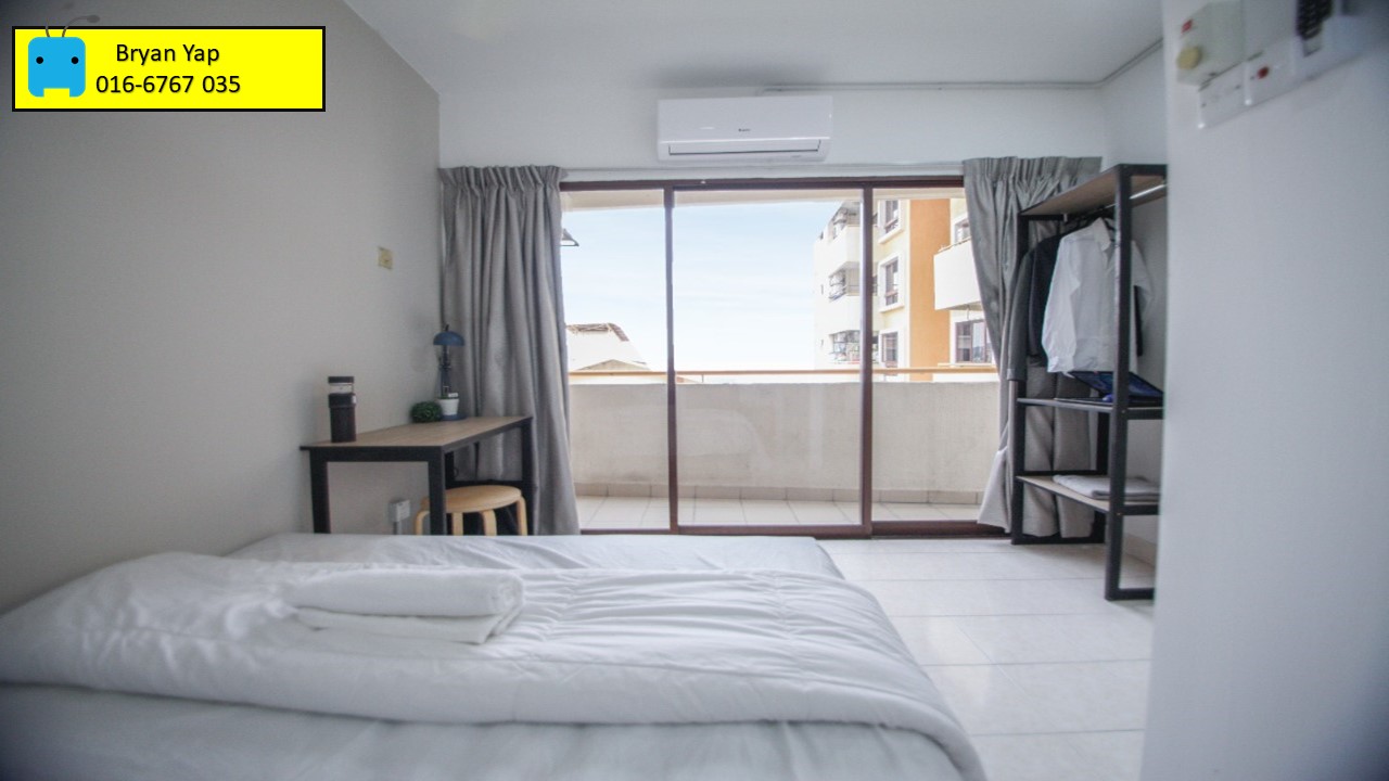 [ONE MONTH DEPOSIT Balcony Room Palm Spring Kota Damansara] Walking Distance to MRT Surian Station, Sunway Giza & Tropicana Garden Mall, Near to Mutiara Damansara, Damansara Perdana & Bandar Utama