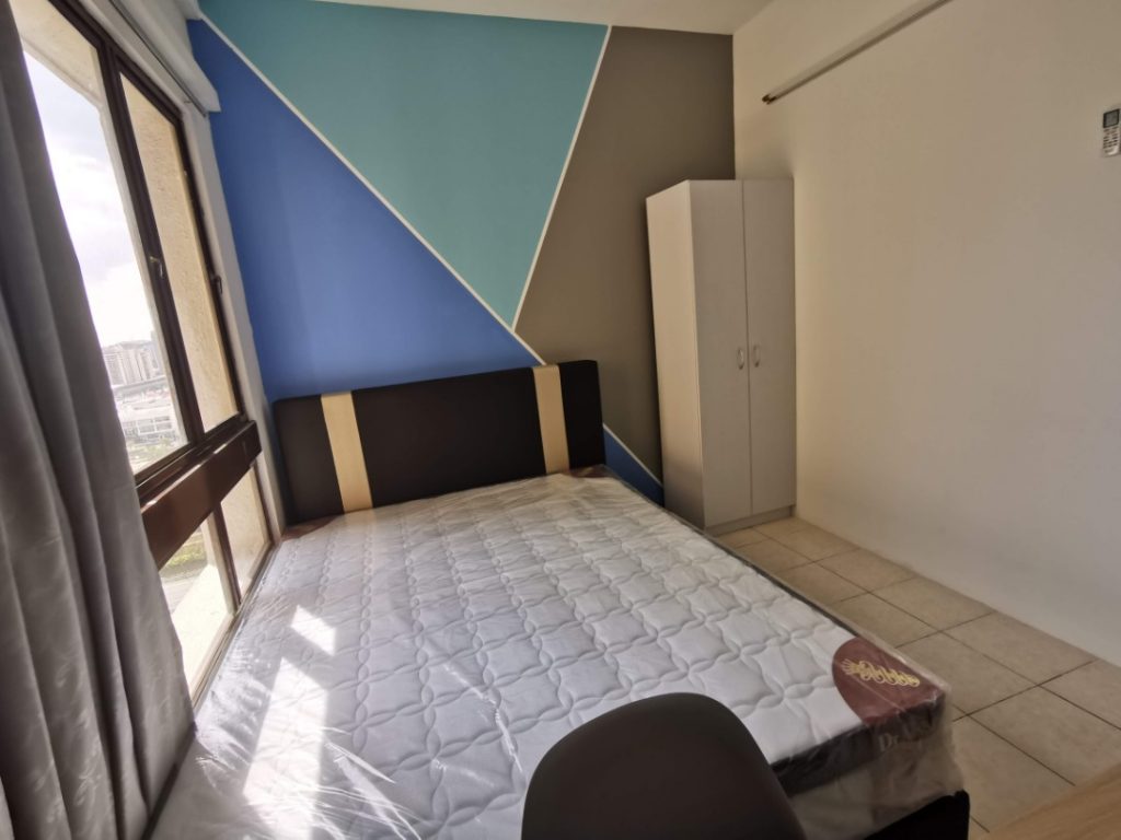 Medium Room for Rent @ Palm Spring Kota Damansara Fully Furnished Newly Renovated Near MRT Station